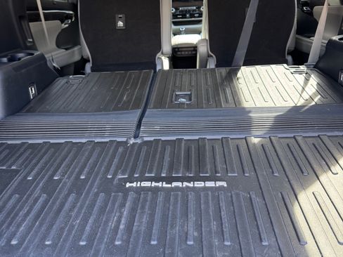 Used 2022 Toyota Highlander Platinum image 15