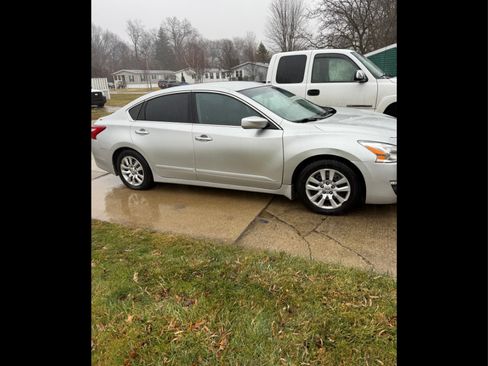 Used 2016 Nissan Altima 2.5 S w/ Power Driver Seat Package image 5