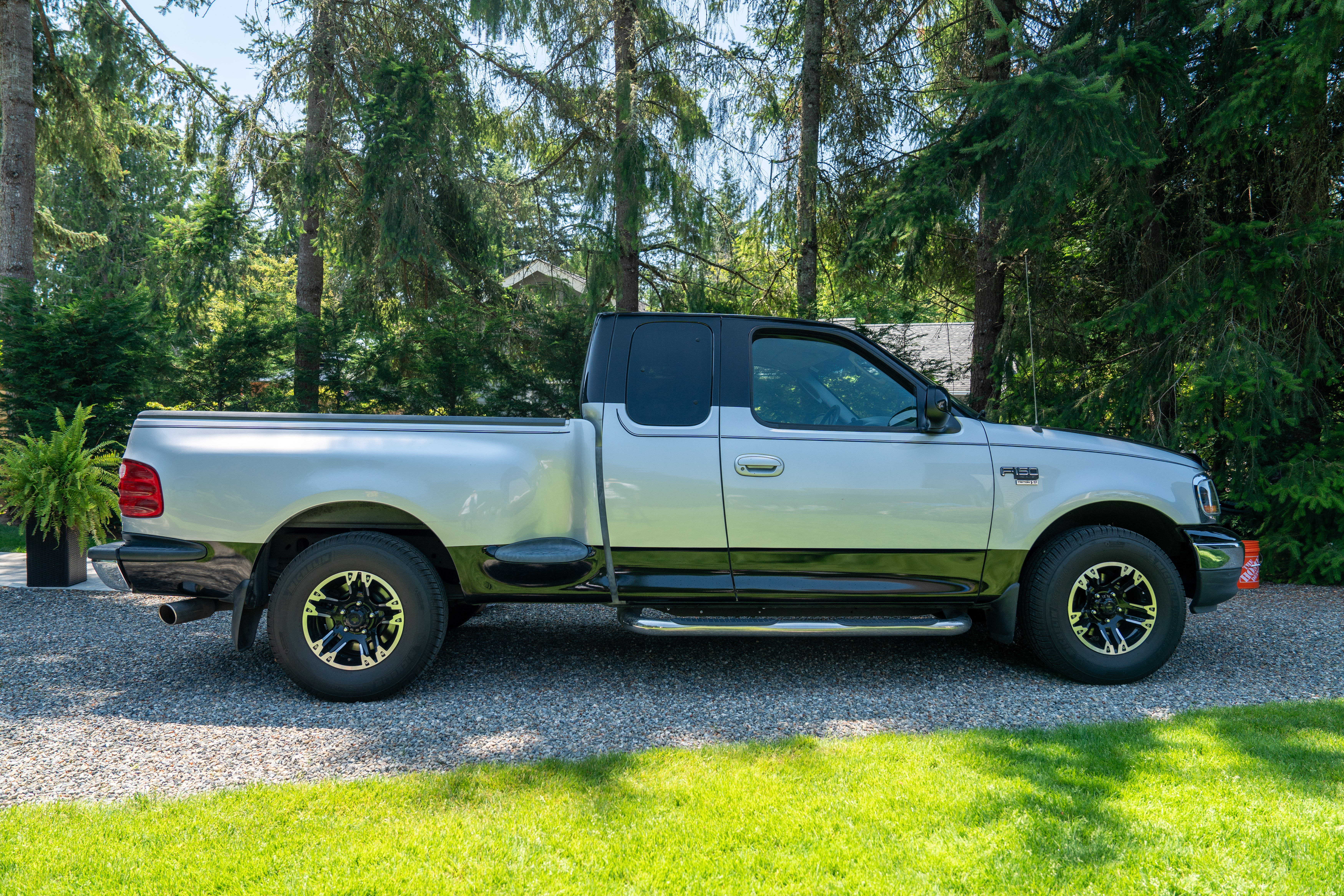 Used 2003 Ford F150 XLT RWD image 1