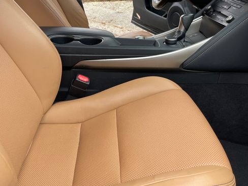 Used 2017 Lexus IS 300 AWD image 8