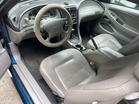 Used 2000 Ford Mustang Convertible RWD image 12
