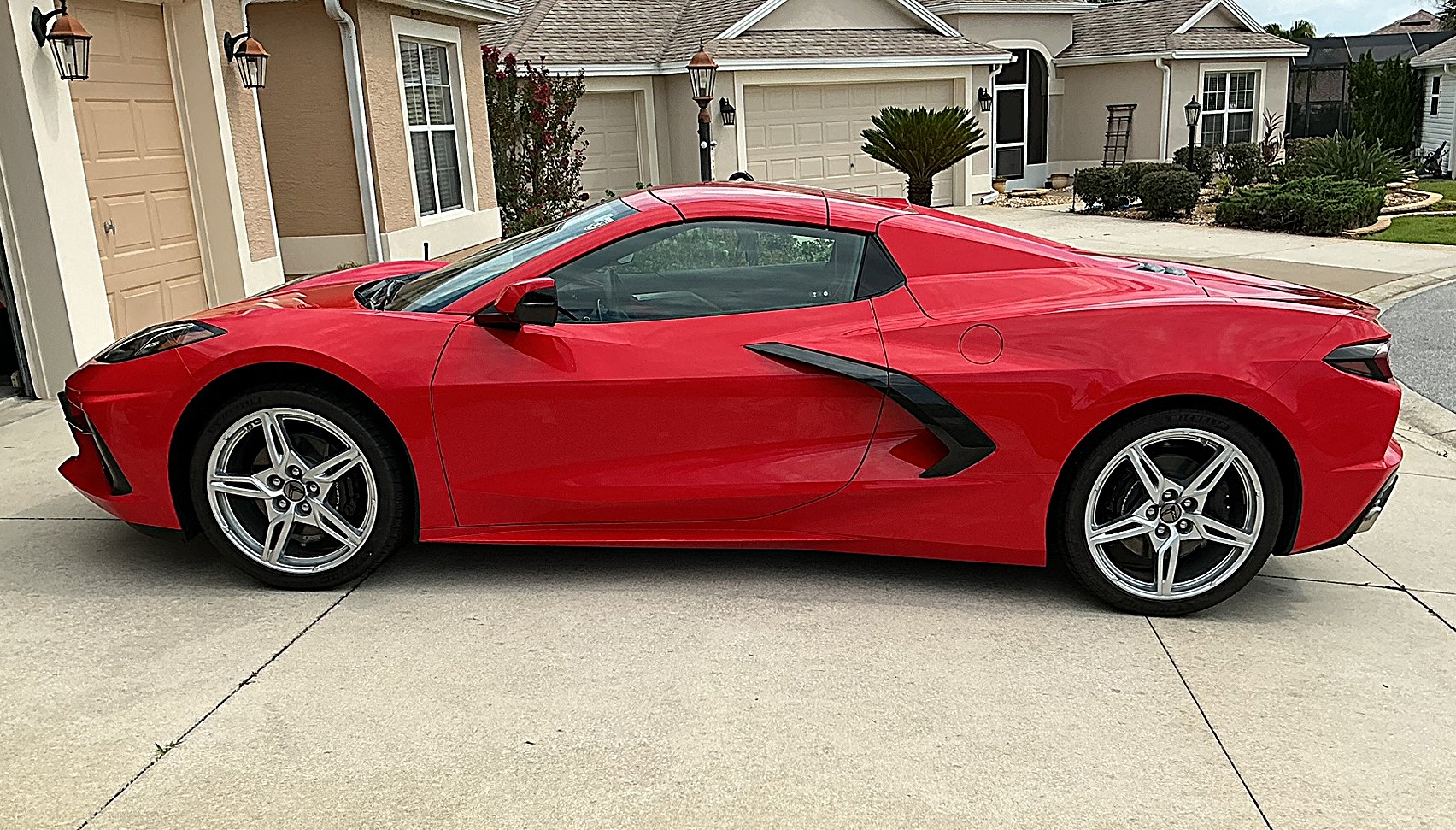 Used 2022 Chevrolet Corvette Stingray Preferred Conv w/ Battery Protection Package RWD image 1