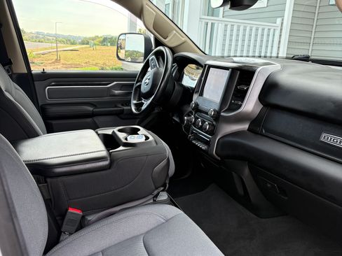 Used 2020 RAM 1500 Big Horn AWD/4WD image 16