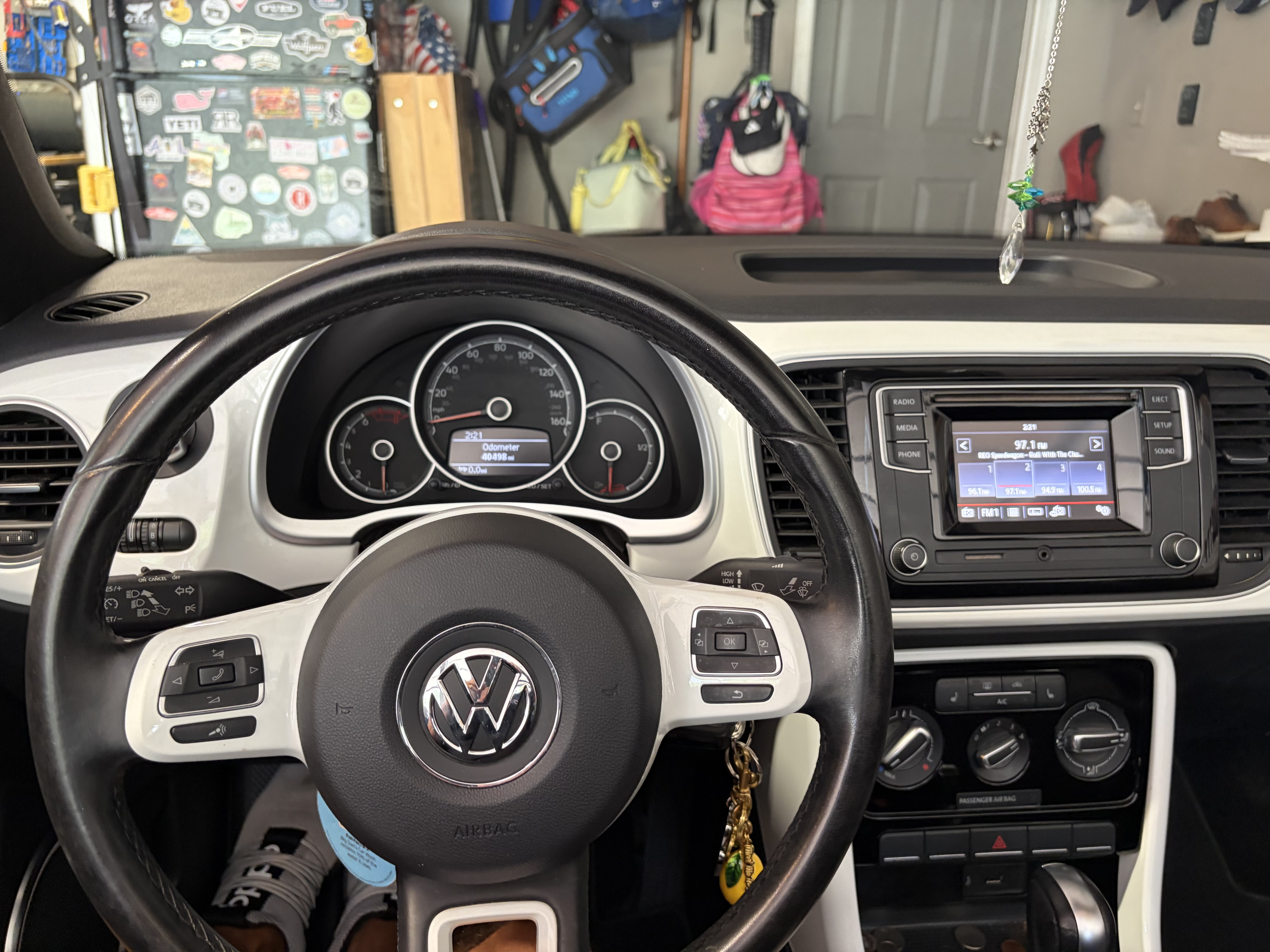 Used 2018 Volkswagen Beetle 2.0T SE FWD image 19