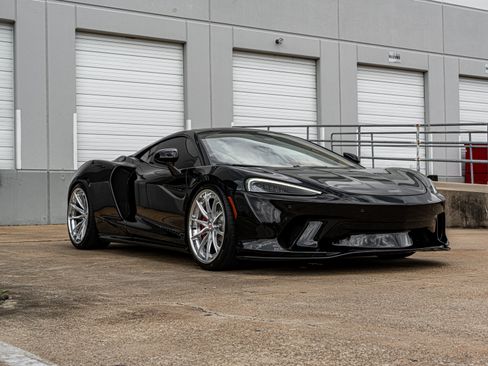 Used 2020 McLaren GT image 2