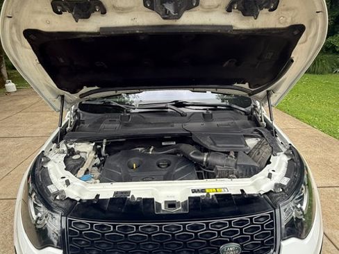 Used 2017 Land Rover Discovery Sport HSE AWD/4WD image 6