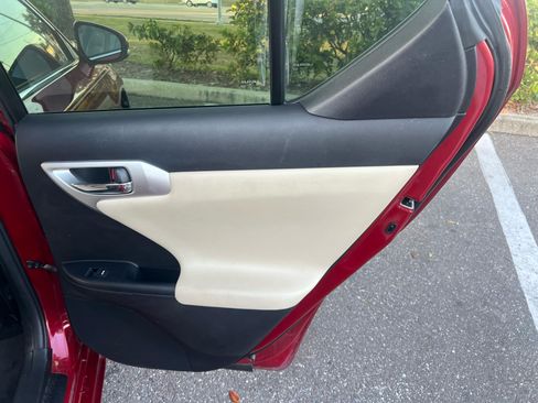 Used 2013 Lexus CT 200h w/ Premium Pkg w/Navigation image 10