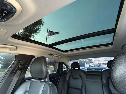 Used 2018 Volvo S90 T6 Momentum w/ Convenience Package AWD/4WD image 19