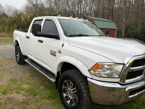 Used 2015 RAM 2500 Tradesman w/ Chrome Appearance Group image 9