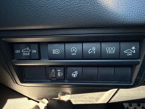 Used 2022 Toyota Tundra Limited w/ TRD Off-Road Package AWD/4WD image 10