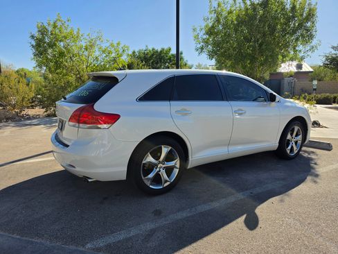 Used 2011 Toyota Venza w/ Premium Pkg #2 FWD image 8