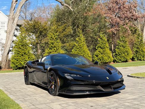 Used 2023 Ferrari SF90 Stradale image 8