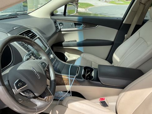 Used 2016 Lincoln MKX Reserve w/ Technology Package image 11