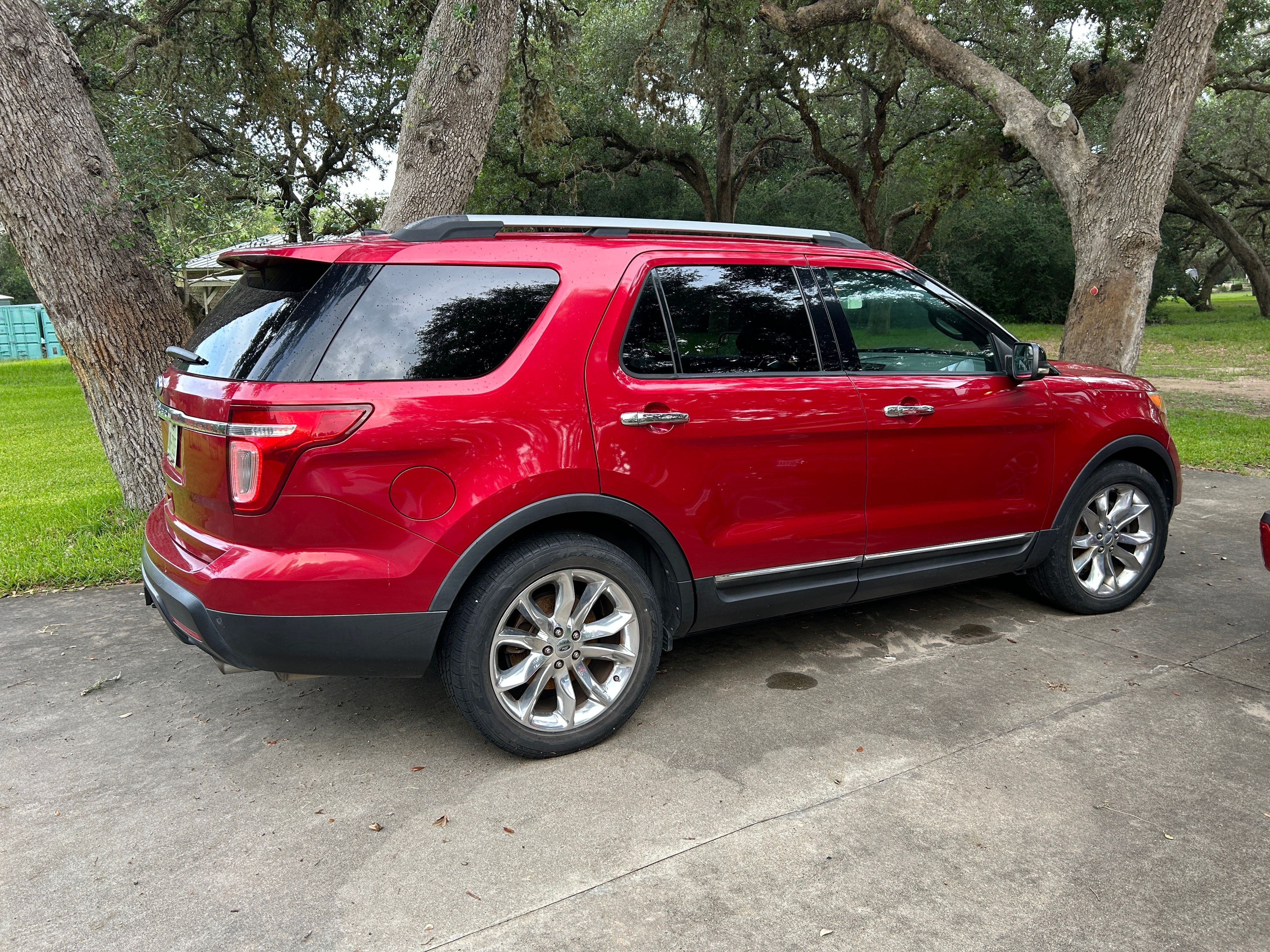 Used 2011 Ford Explorer XLT w/ 202A Rapid Spec Order Code FWD image 1