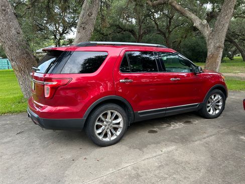 Used 2011 Ford Explorer XLT w/ 202A Rapid Spec Order Code FWD image 1