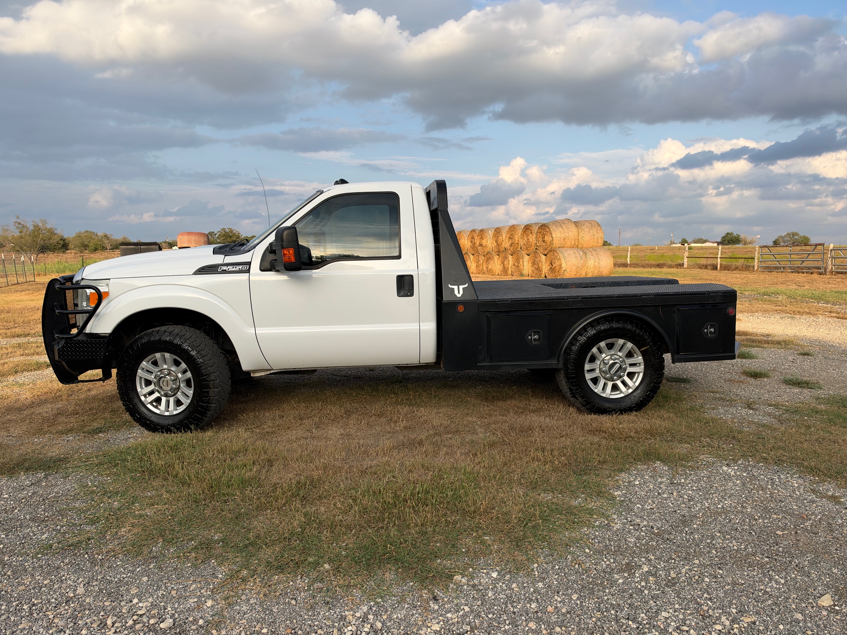 Used 2016 Ford F250 XL w/ XL Appearance Package AWD/4WD image 1