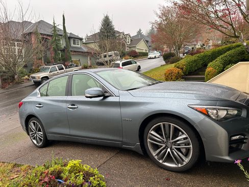 Used 2014 INFINITI Q50 Sport w/ Deluxe Technology Package image 10