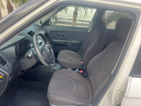 Used 2013 Kia Soul EV image 8