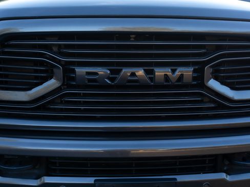 Used 2018 RAM 2500 Laramie w/ Sport Appearance Group AWD/4WD image 9