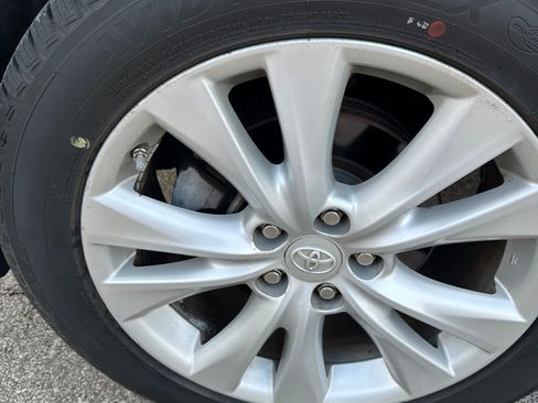 Used 2013 Toyota RAV4 Limited AWD/4WD image 15