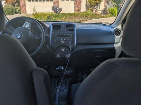 Used 2013 Nissan Versa SV w/ Convenience Pkg FWD image 10