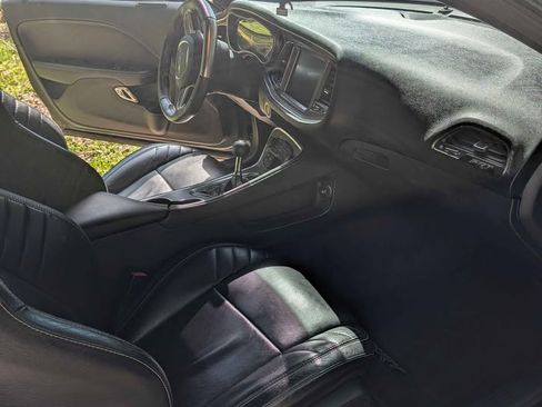 Used 2015 Dodge Challenger SRT Hellcat image 6