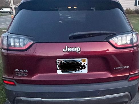 Used 2019 Jeep Cherokee Limited image 8