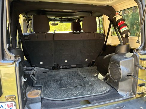 Used 2013 Jeep Wrangler Unlimited Sport image 13