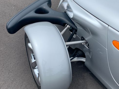 Used 2000 Plymouth Prowler image 4