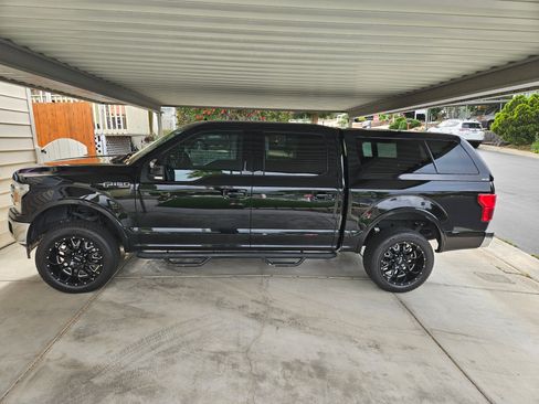Used 2020 Ford F150 Lariat image 2