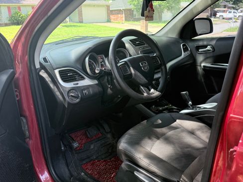 Used 2018 Dodge Journey SE w/ Blacktop Package FWD image 5
