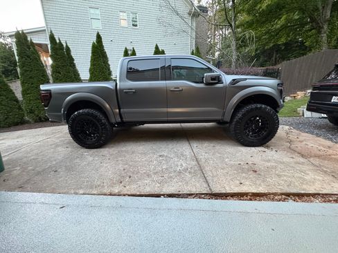 Used 2025 Ford F150 Raptor w/ Equipment Group 803A Raptor R AWD/4WD image 4