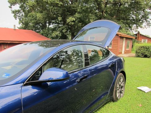 Used 2023 Tesla Model S Plaid AWD/4WD image 5