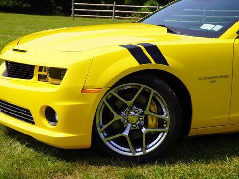 Used 2013 Chevrolet Camaro SS RWD image 6