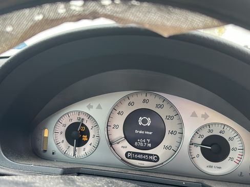 Used 2008 Mercedes-Benz E 350 4MATIC Sedan image 5