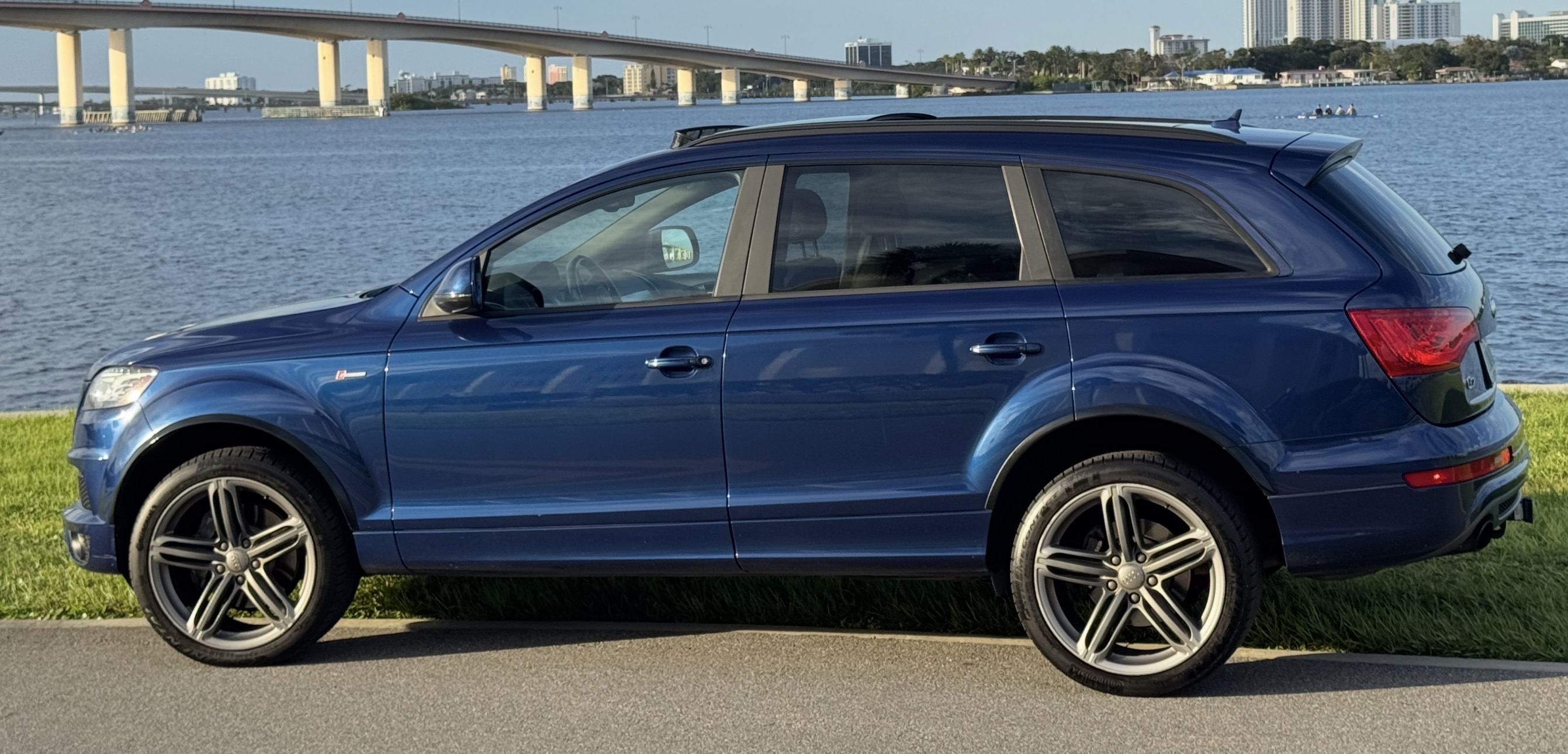 Used 2015 Audi Q7 3.0T S line Prestige w/ 21" S Line Plus Package AWD/4WD image 4
