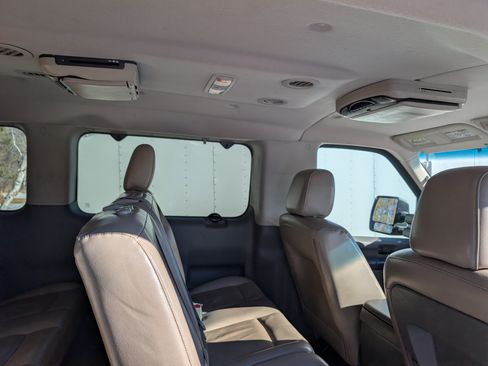 Used 2020 Nissan NV 3500 SL image 12