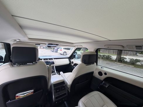 Used 2019 Land Rover Range Rover Sport HSE AWD/4WD image 15