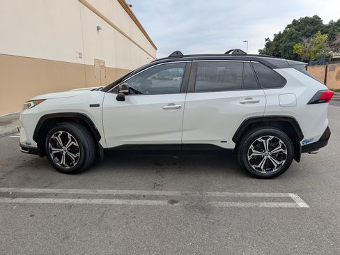 Used 2021 Toyota RAV4 XSE image 17