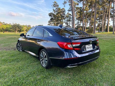 Used 2018 Honda Accord Touring image 6