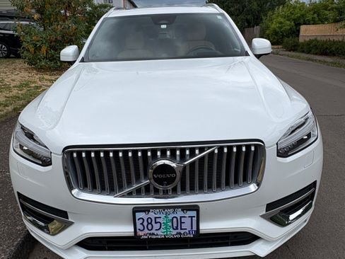 Used 2025 Volvo XC90 T8 Ultra AWD/4WD image 1