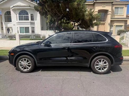 Used 2016 Porsche Cayenne AWD/4WD image 8