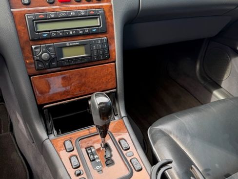 Used 2002 Mercedes-Benz E 320 4MATIC Sedan image 9