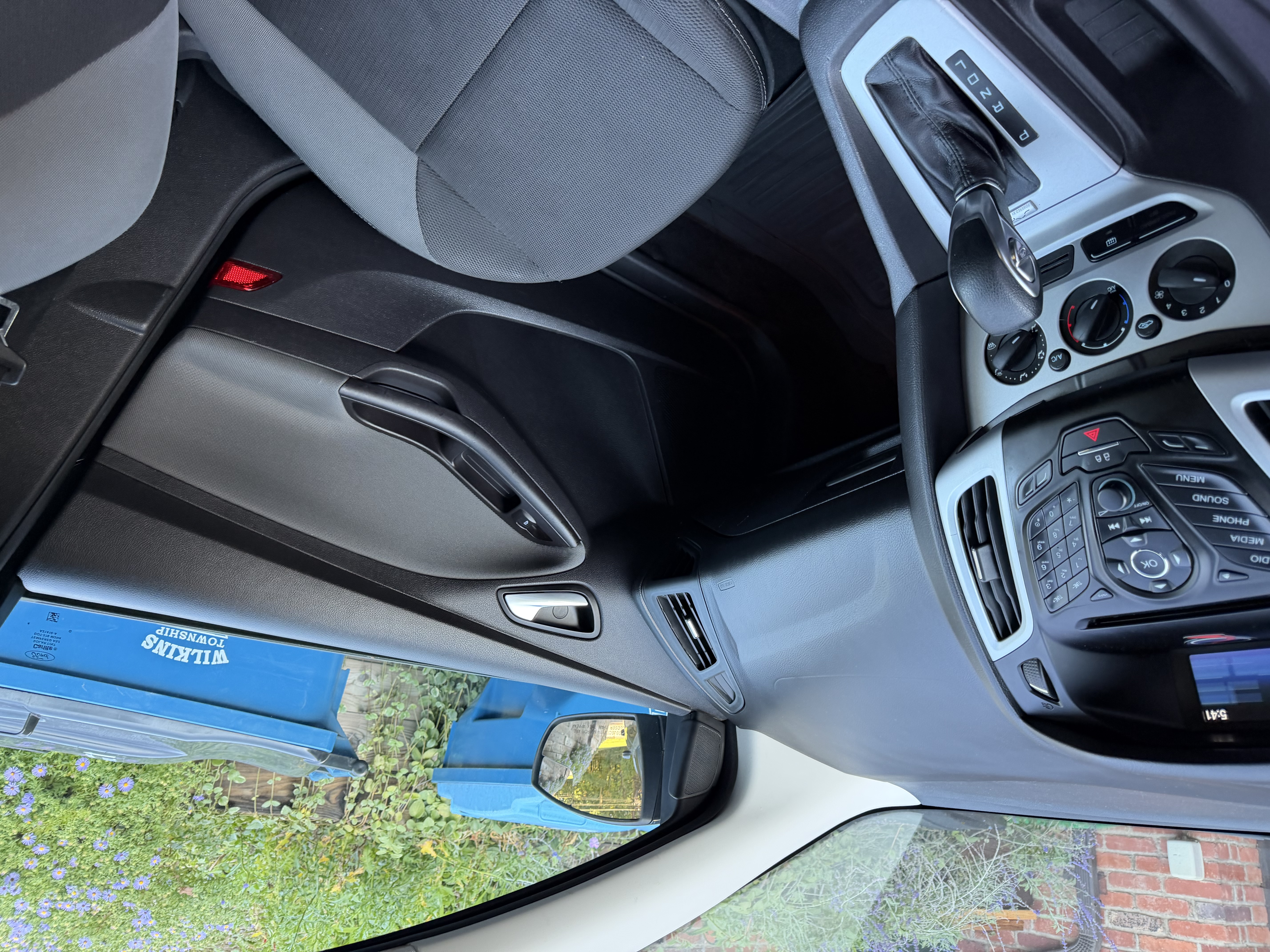 Used 2014 Ford Focus SE FWD image 11