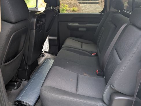 Used 2012 Chevrolet Silverado 2500 LT w/ Interior Plus Package RWD image 13