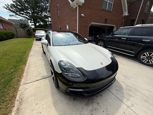 Used 2018 Porsche Panamera 4 w/ Premium Package Plus AWD/4WD image 5