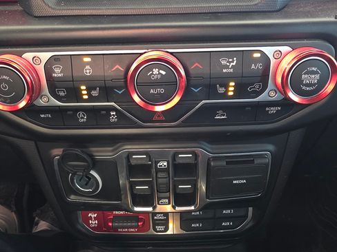 Used 2022 Jeep Wrangler Unlimited Rubicon w/ LED Lighting Group image 8