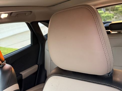 Used 2020 Ford Escape Titanium w/ Titanium Premium Package 2.0 image 11