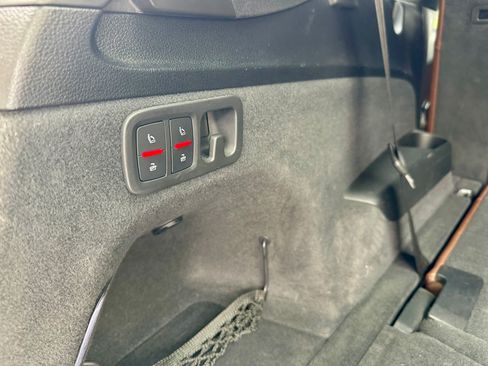 Used 2018 Audi Q7 3.0T Prestige w/ Prestige Package image 19