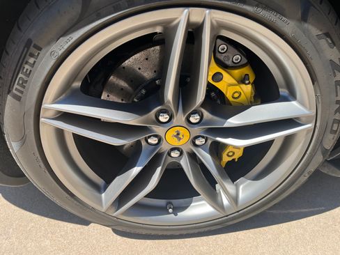 Used 2022 Ferrari 812 GTS RWD image 6